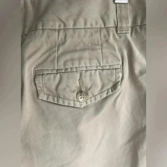 Eddie Bauer Size 4 Women’s Mercer Fit Khaki Shorts Bermuda Style 100% Cotton Tan - Picture 2 of 13